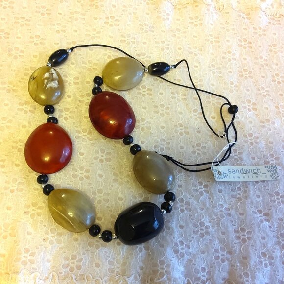 Vintage NEW sandwich jewellery Red Black Beige Oval Beads VTG Art Deco Necklace - Picture 4 of 7